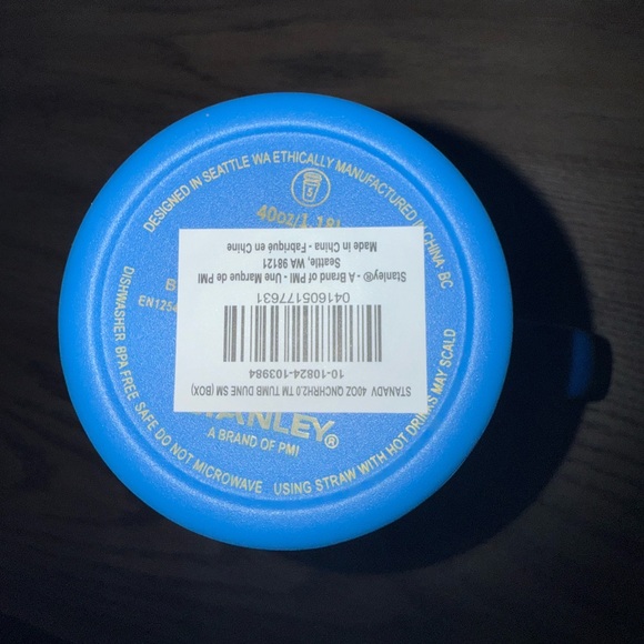 Stanley Sky Blue Insulated Mug with Gold Accent 40oz - Picture 4 of 4